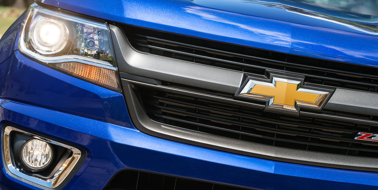 2017 Chevy Colorado front fascia and close up of Chevy Logo