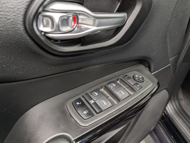 2023 Jeep Cherokee Altitude Lux 4x4