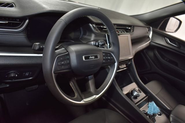 2024 Jeep Grand Cherokee L Laredo X 4x4