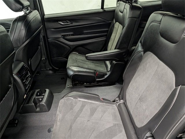 2024 Jeep Grand Cherokee L Altitude X 4x4