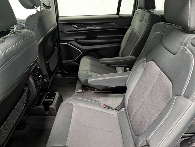 2021 Jeep Grand Cherokee L Laredo 4x4