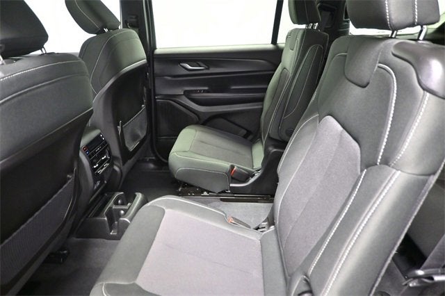 2025 Jeep Grand Cherokee L Laredo X 4x4