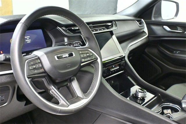 2025 Jeep Grand Cherokee L Laredo X 4x4