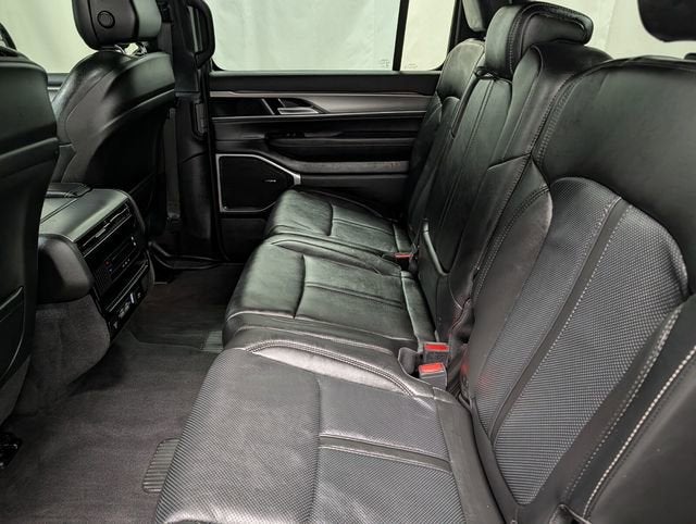 2023 Jeep Wagoneer Series II Carbide 4x4