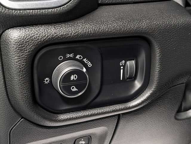 2024 RAM 1500 Big Horn Crew Cab 4x4 6'4" Box