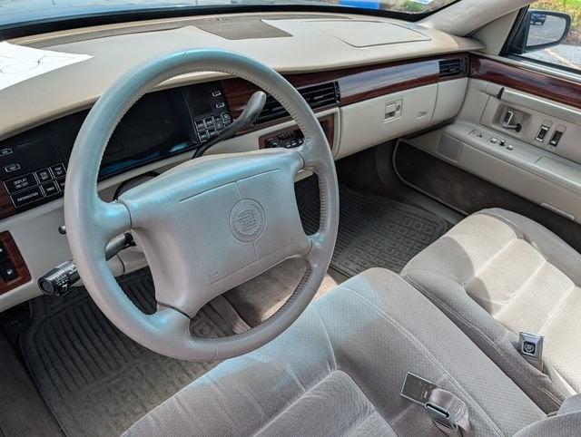 1995 Cadillac DeVille Standard