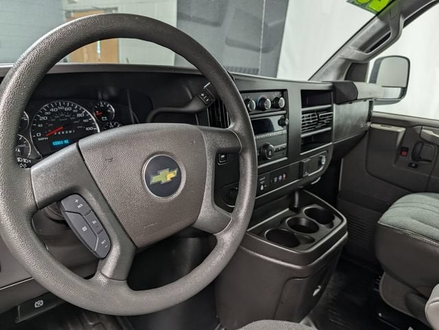2025 Chevrolet Express Cargo WT