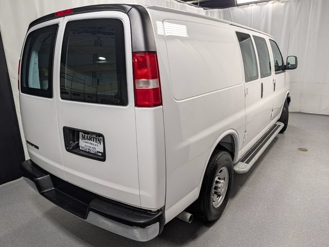 2025 Chevrolet Express Cargo WT