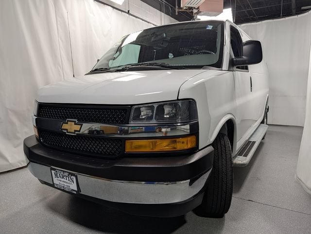 2025 Chevrolet Express Cargo WT