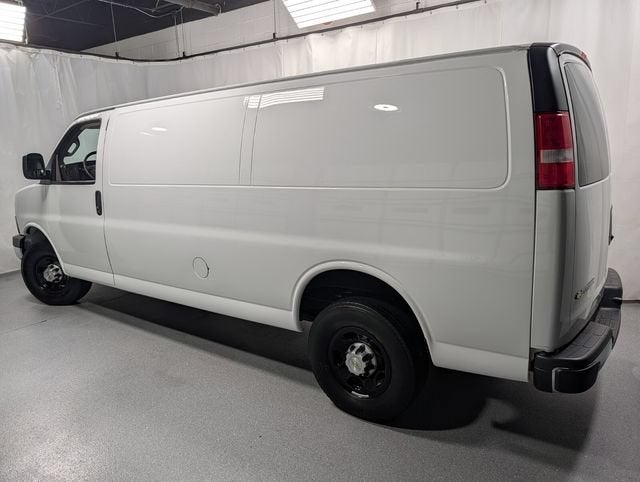 2024 Chevrolet Express Cargo 2500 WT