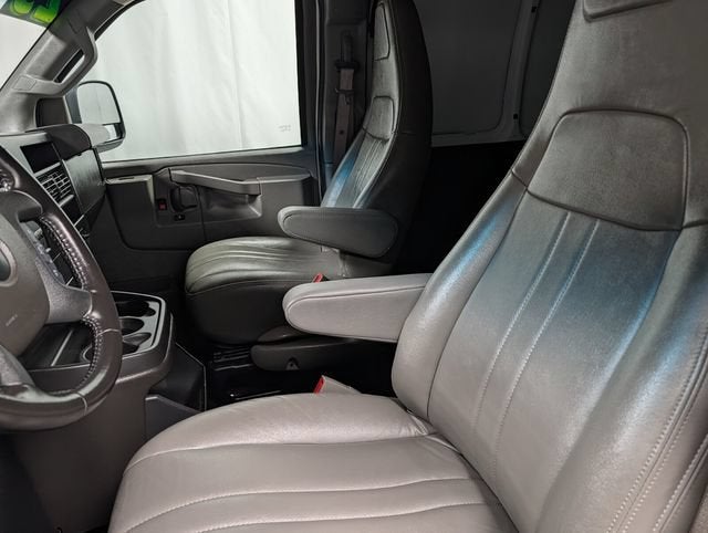 2023 Chevrolet Express Cargo Work Van - Photo 9