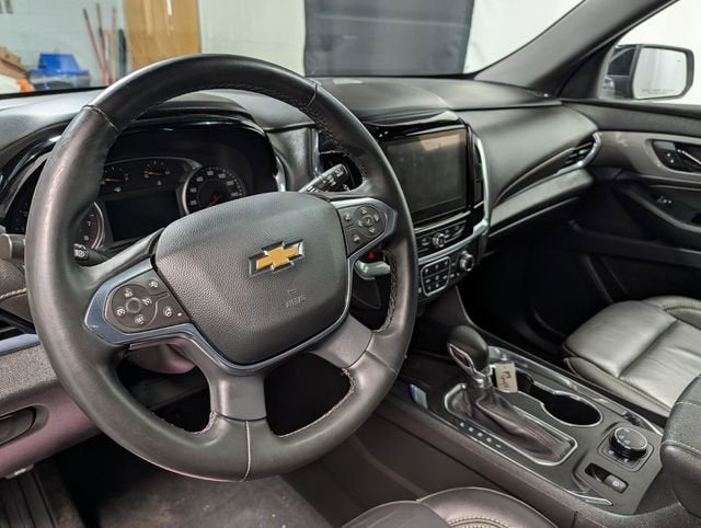 2023 Chevrolet Traverse LT Leather