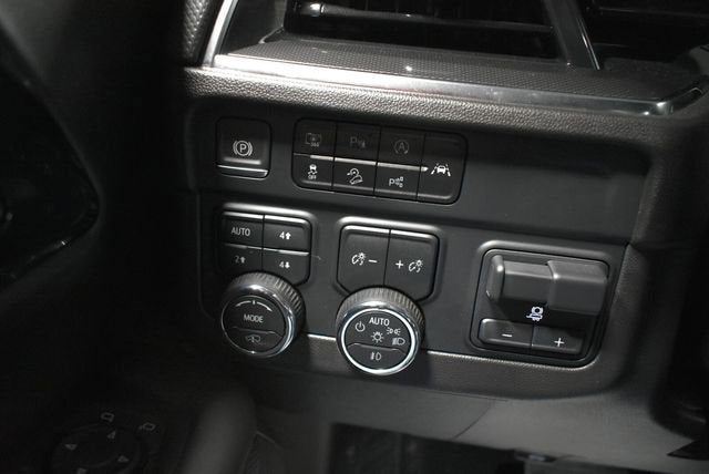 2025 Chevrolet Suburban RST