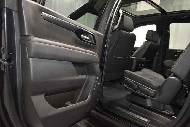 2025 Chevrolet Suburban RST