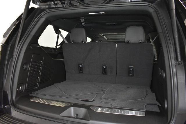 2025 Chevrolet Suburban RST
