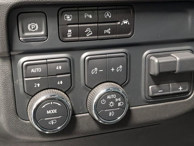 2025 Chevrolet Tahoe RST