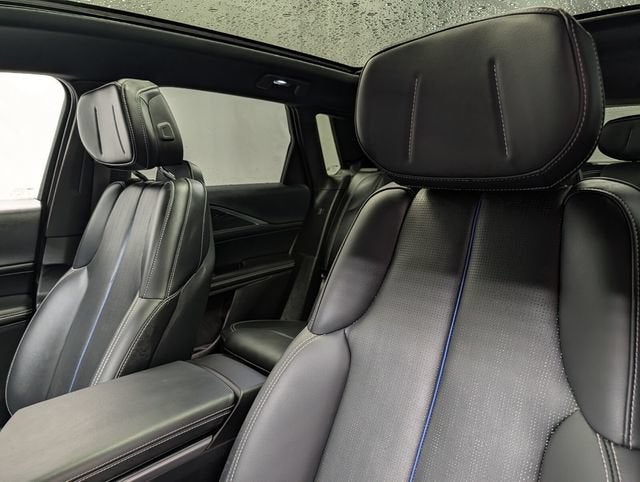 2024 Cadillac LYRIQ Luxury 1