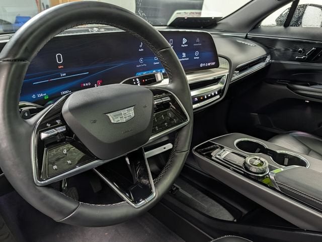 2024 Cadillac LYRIQ Luxury 1