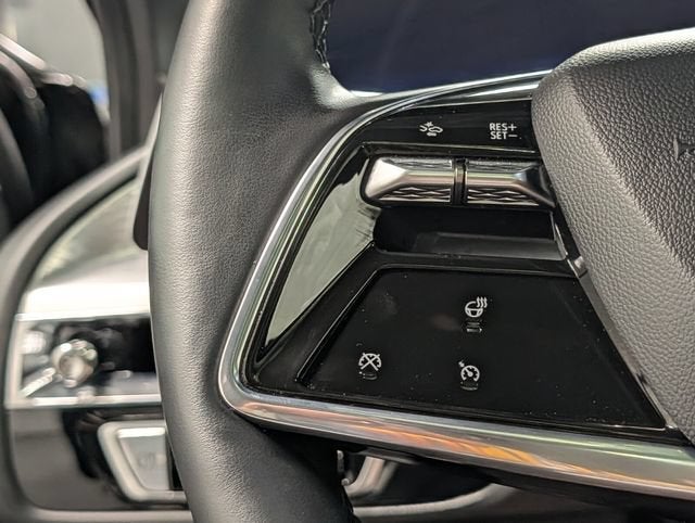 2024 Cadillac LYRIQ Luxury 1