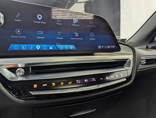 2024 Cadillac LYRIQ Luxury 1