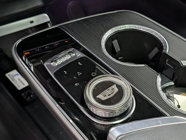 2024 Cadillac LYRIQ Luxury 1
