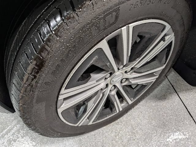 2024 Cadillac LYRIQ Luxury 1