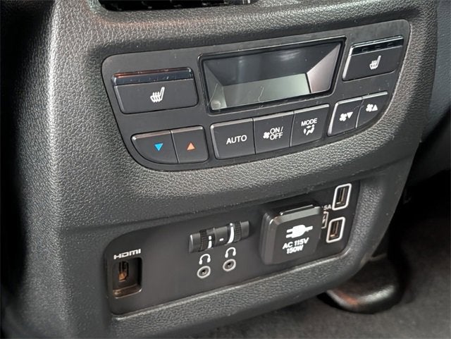 2022 Honda Pilot AWD Touring 8 Passenger