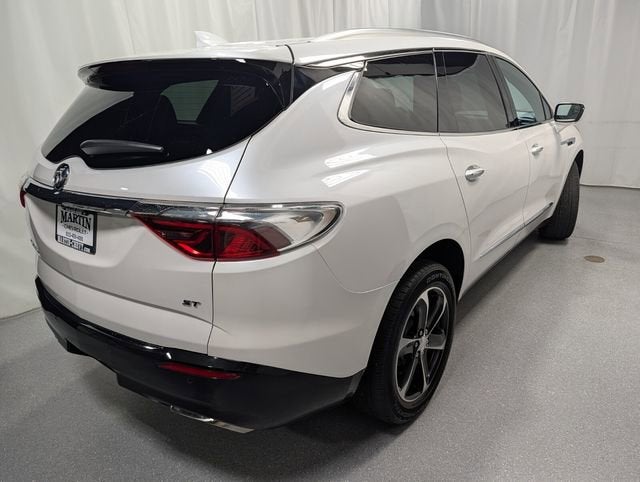 2022 Buick Enclave Essence
