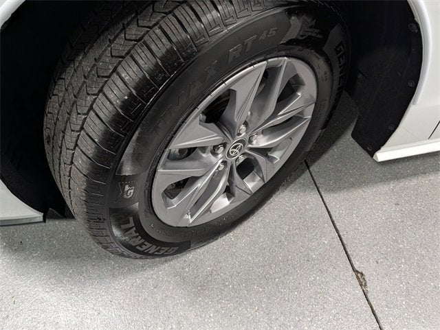 2024 Toyota Sienna LE