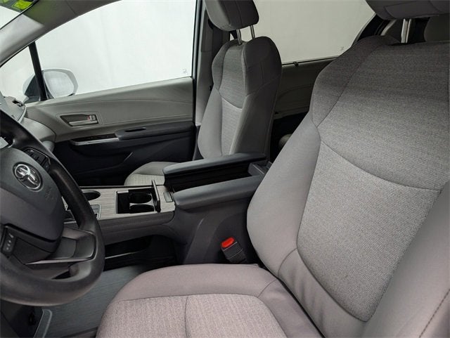 2024 Toyota Sienna LE