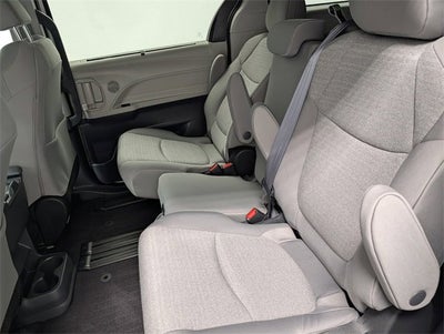 2024 Toyota Sienna LE