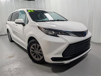 2024 Toyota Sienna LE
