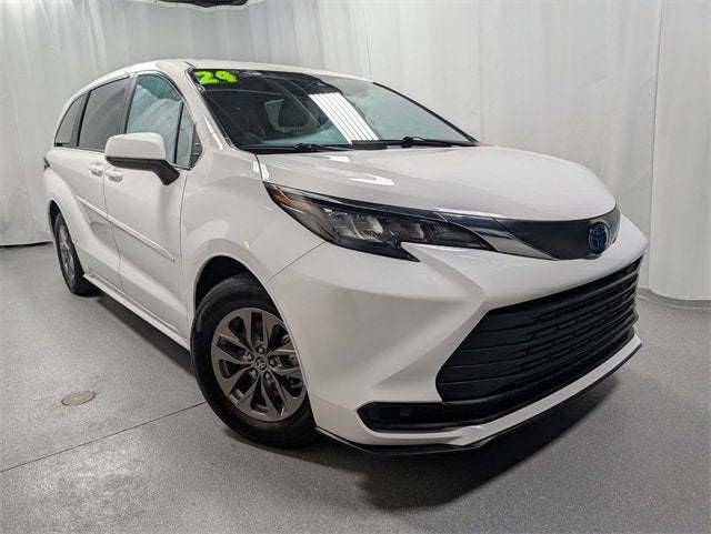 2024 Toyota Sienna LE