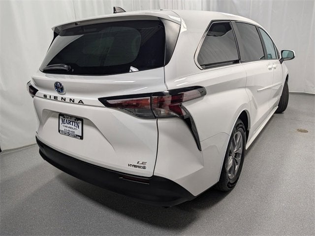 2024 Toyota Sienna LE