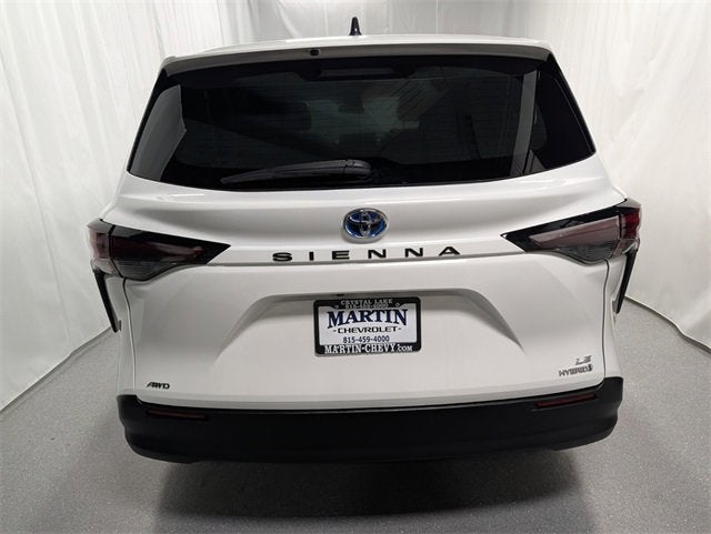 2024 Toyota Sienna LE