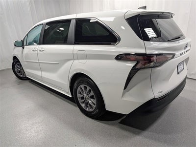 2024 Toyota Sienna LE