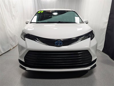 2024 Toyota Sienna LE