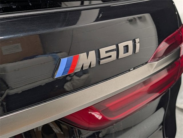 2022 BMW X7 M50i