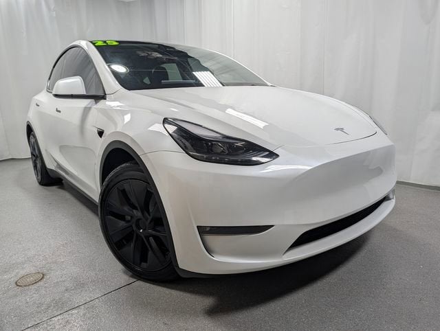 Used 2025 Tesla Model Y Long Range with VIN 7SAYGDEE0SF286899 for sale in Crystal Lake, IL