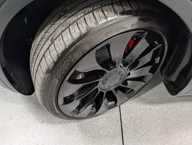 2024 Tesla Model Y Performance