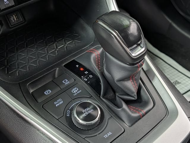 2024 Toyota RAV4 Prime SE