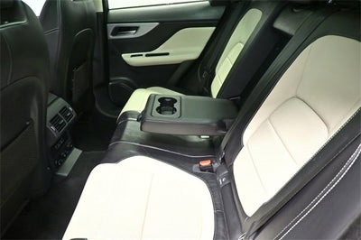 2017 Jaguar F-PACE 35t R-Sport