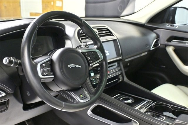 2017 Jaguar F-PACE 35t R-Sport