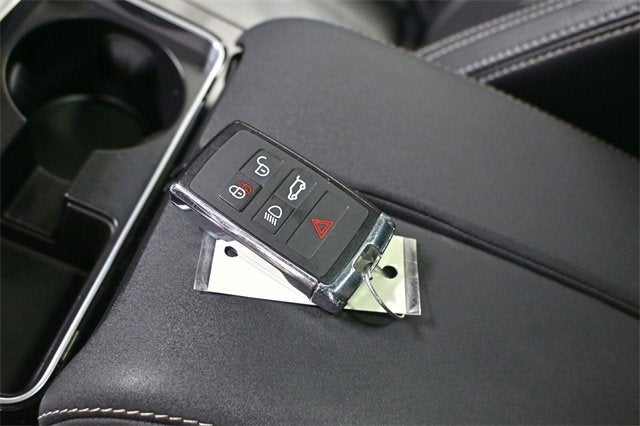 2022 Land Rover Range Rover Velar P250 R-Dynamic S