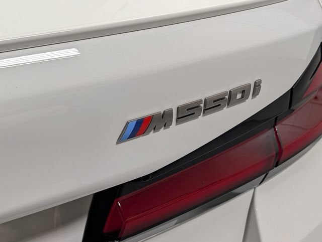 2022 BMW M550 i xDrive