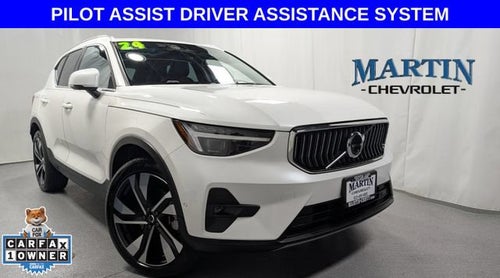 2024 Volvo XC40 B5 Ultimate Bright Theme