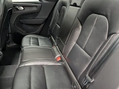 2024 Volvo XC40 B5 Ultimate Bright Theme