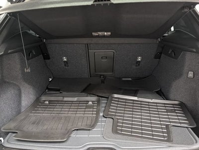 2024 Volvo XC40 B5 Ultimate Bright Theme