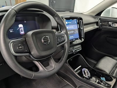 2024 Volvo XC40 B5 Ultimate Bright Theme