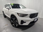 2024 Volvo XC40 B5 Ultimate Bright Theme